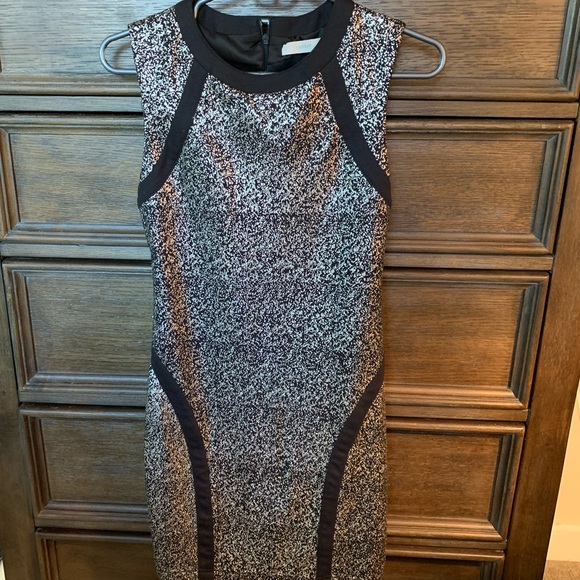 Silver shimmer capulet New Year’s Eve dress size small - Picture 5 of 6